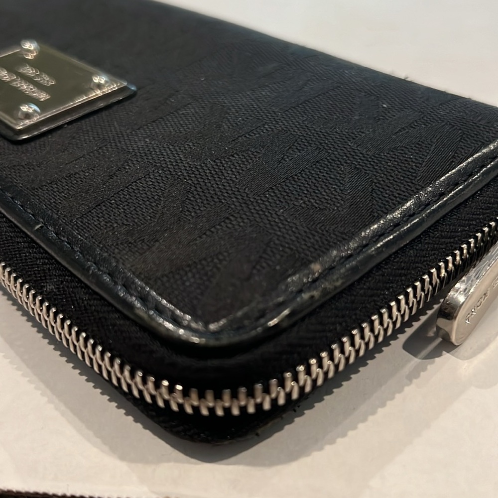 Michael Kors Wallet - Picture 11 of 12